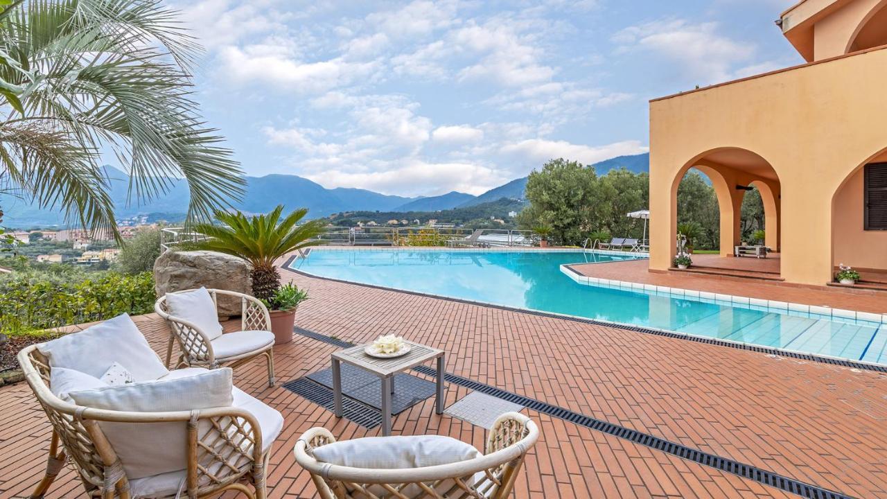 Villa Elda 6, Emma Villas Loano Buitenkant foto