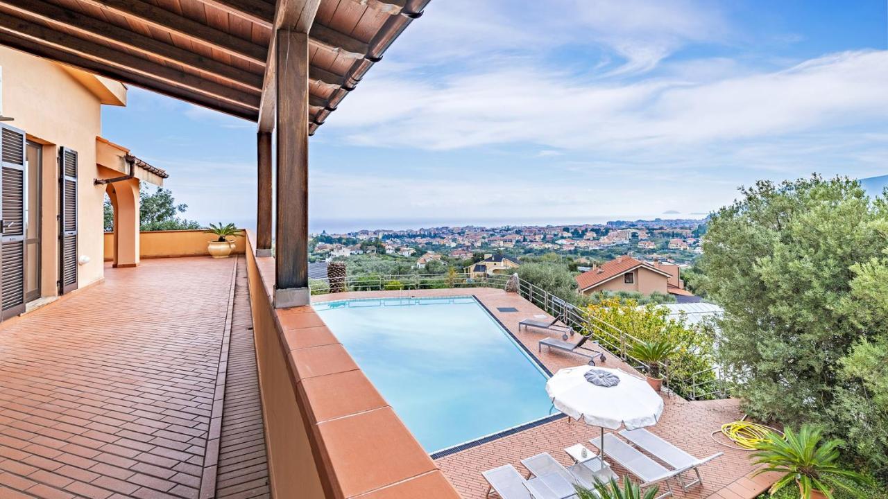 Villa Elda 6, Emma Villas Loano Buitenkant foto